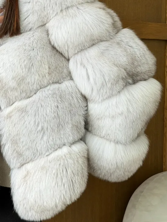 Шуба из натурального песца - стойка воротник