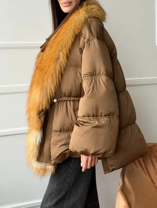 Женский пуховик оверсайз с мехом лисы