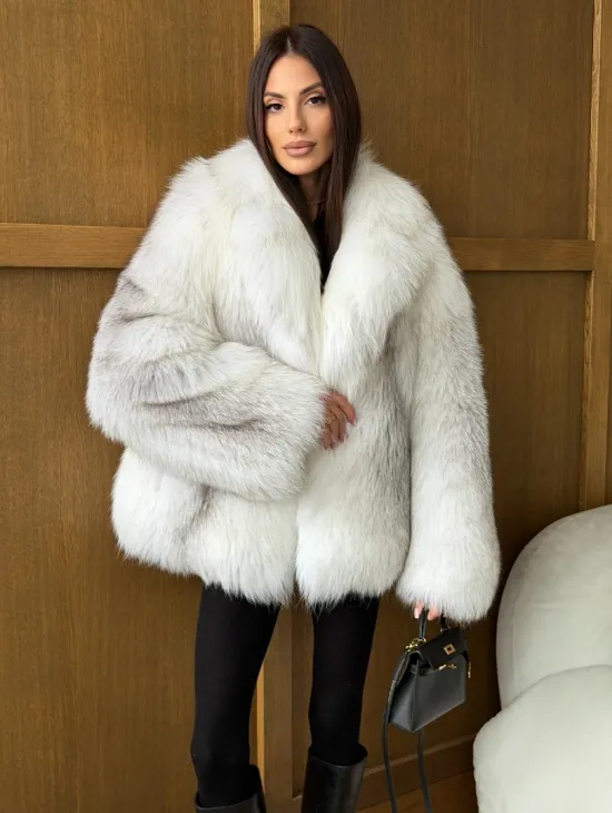 Белый полушубок из крестовой лисы - английский воротник