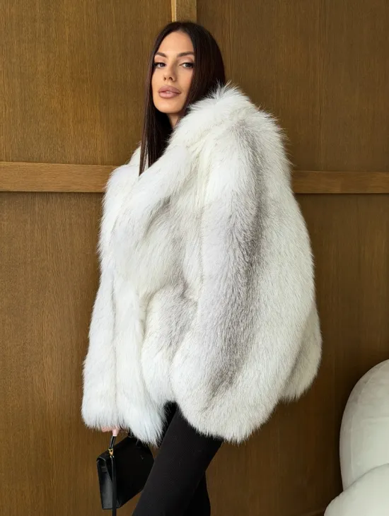 Белый полушубок из крестовой лисы - английский воротник