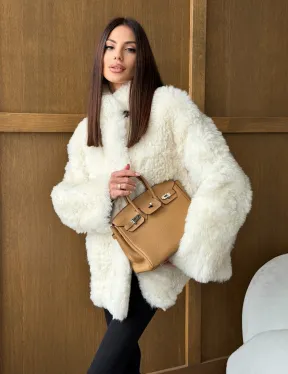 Светлая женская двухсторонняя дубленка