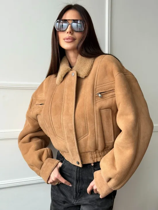 Зимняя женская дубленка - бомбер