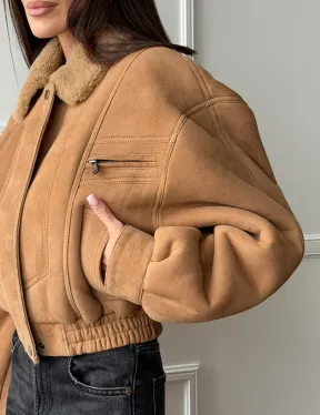 Зимняя женская дубленка - бомбер