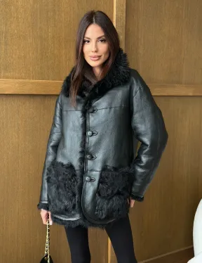 Черная двухсторонняя дубленка из меха тиградо
