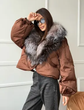 Короткий пуховик с мехом чернобурки