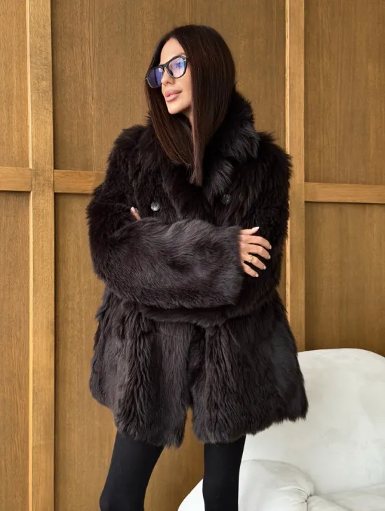 Двухсторонняя коричневая дубленка