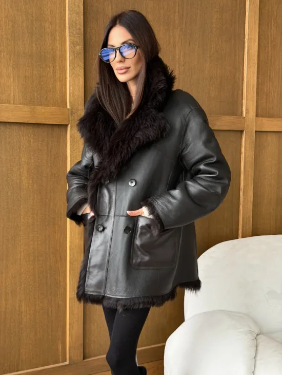 Двухсторонняя коричневая дубленка