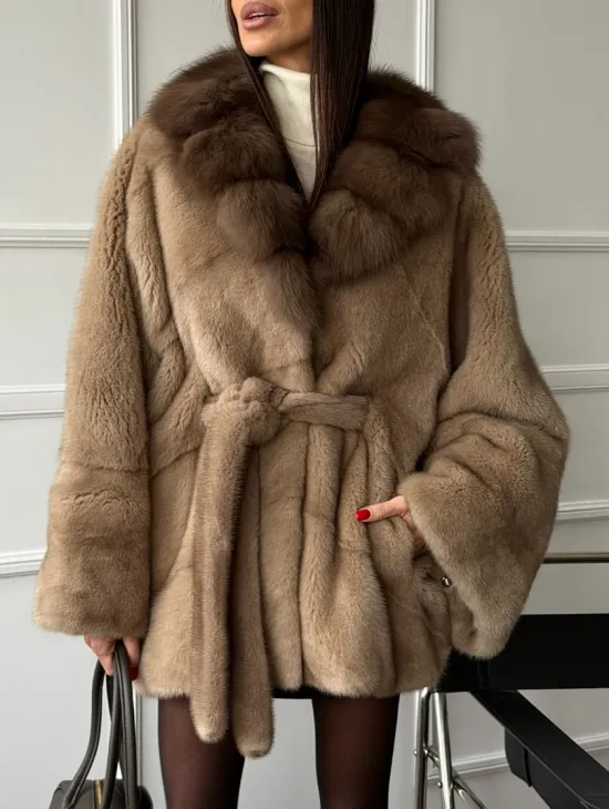 Pastel шуба летучая мышь - воротник куница