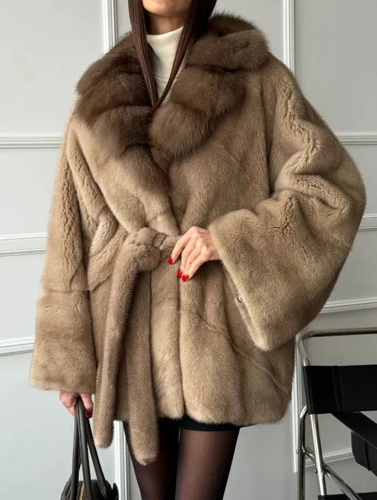 Pastel шуба летучая мышь - воротник куница