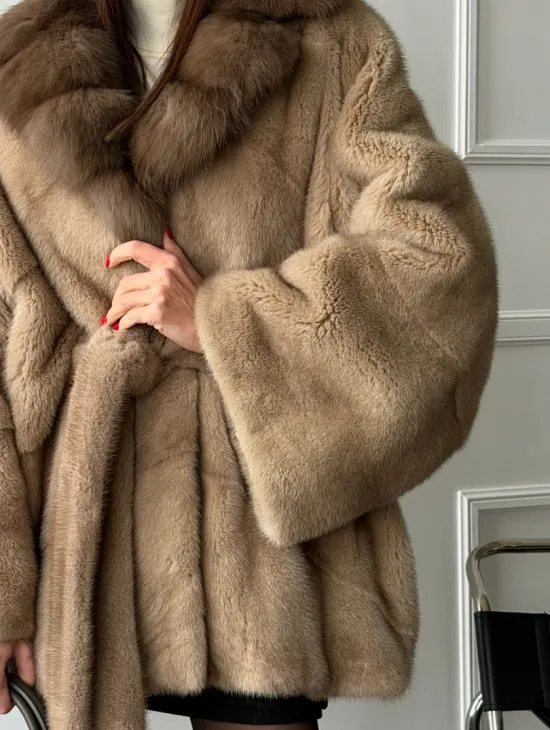 Pastel шуба летучая мышь - воротник куница