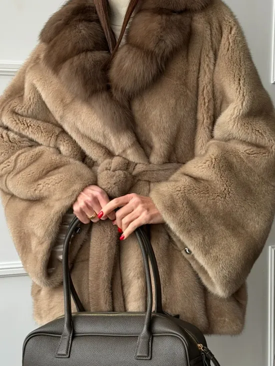 Pastel шуба летучая мышь - воротник куница