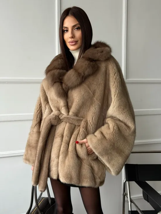 Pastel шуба летучая мышь - воротник куница