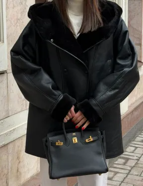 Женская дубленка с капюшоном