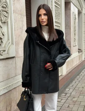 Женская дубленка с капюшоном