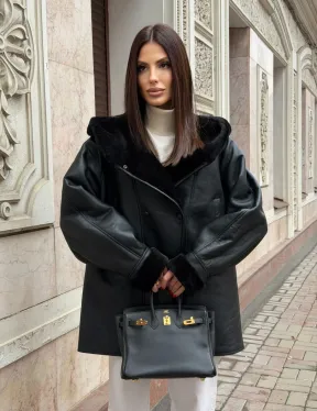 Женская дубленка с капюшоном