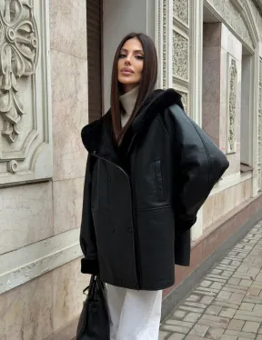 Женская дубленка с капюшоном