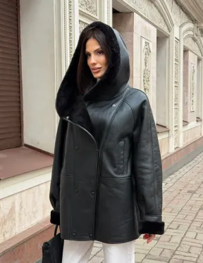 Женская дубленка с капюшоном