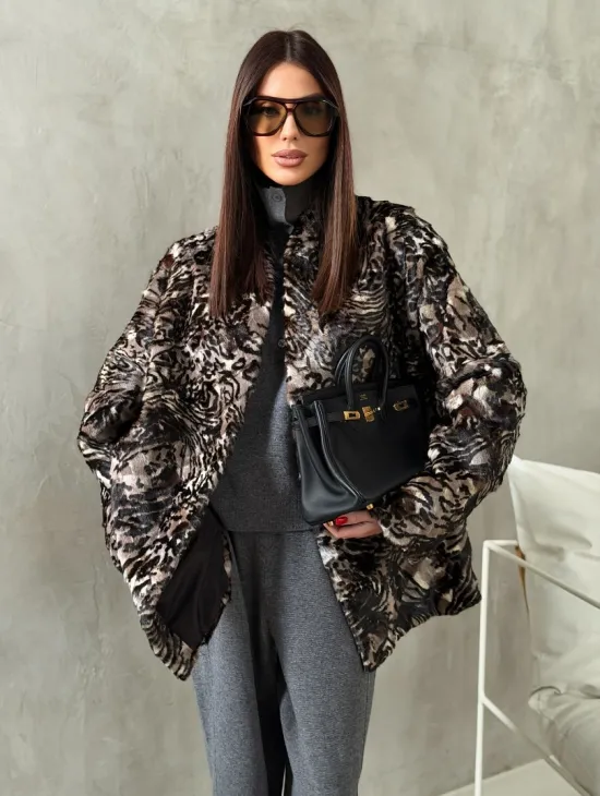 Шуба норковая из цветных кусочков в стиле оверсайз