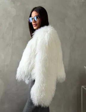 Белая кроп-шуба из меха ламы