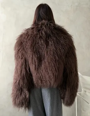 Модный полушубок из ламы