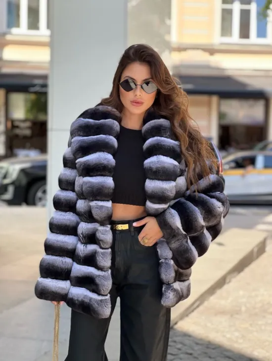 Шуба из меха шиншиллы с шалевым воротником