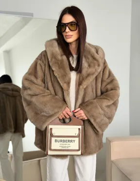 Короткая зимняя норковая шуба с капюшоном