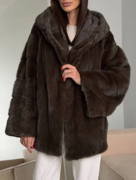 Зимняя норковая шуба с капюшоном