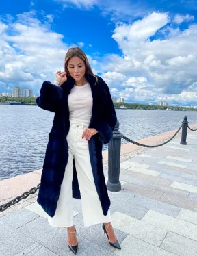 Шуба из плюшевой норки в цвете индиго