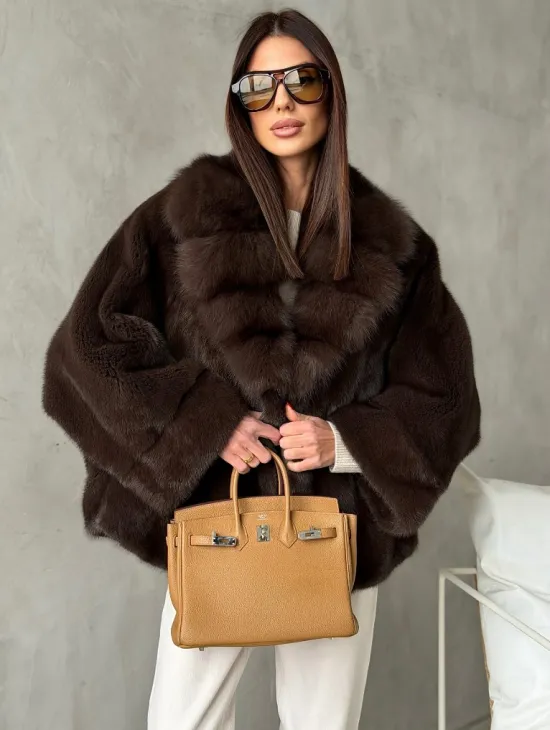 Короткий норковый жакет с воротником из куницы