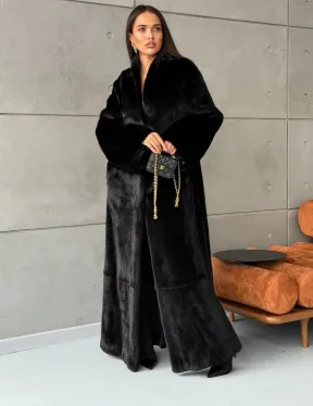 Длинная черная шуба из меха норки Saga furs