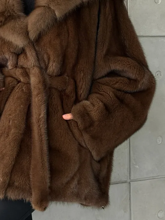 Полушубок норковый летучая мышь - капюшон куница