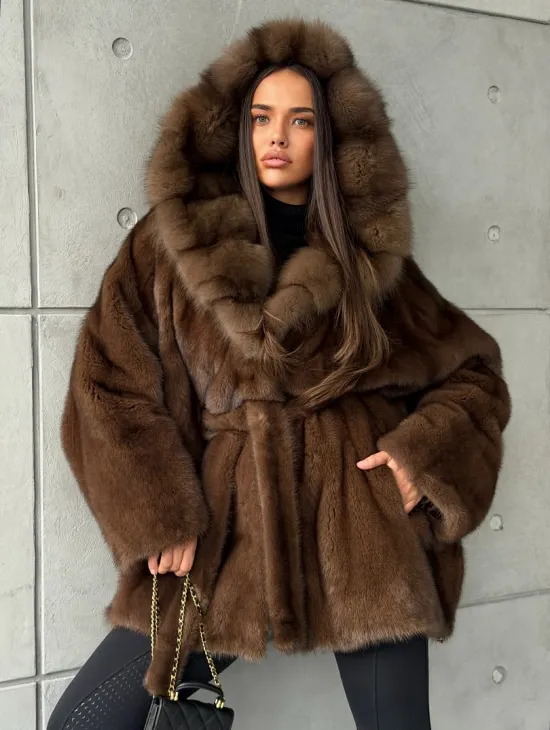 Полушубок норковый летучая мышь - капюшон куница