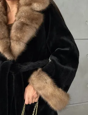 Шуба из чёрной стриженой норки, воротник и манжеты из куницы
