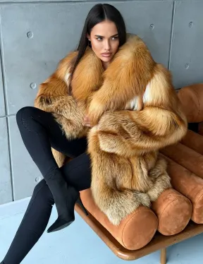 Шуба из натурального меха лисы