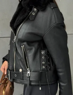 Черная короткая дубленка авиатор