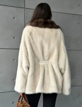 Светлая норковая шуба oversize - воротник куница