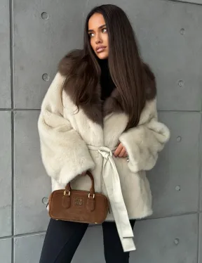 Светлая норковая шуба oversize - воротник куница