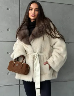 Светлая норковая шуба oversize - воротник куница