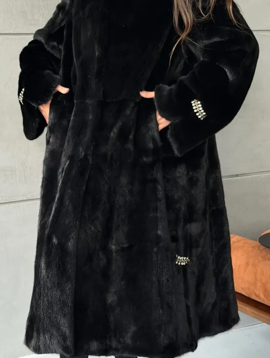 Черная норковая шуба Blackglama - стойка воротник