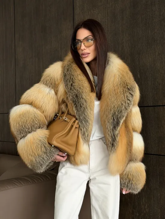Полушубок-кроп с шалевым воротником из лисы