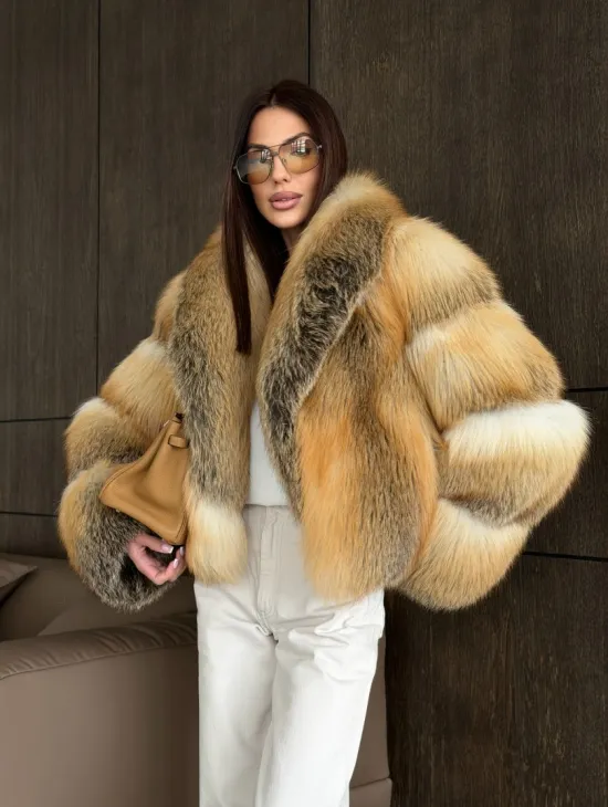 Полушубок-кроп с шалевым воротником из лисы