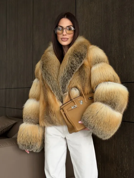 Полушубок-кроп с шалевым воротником из лисы