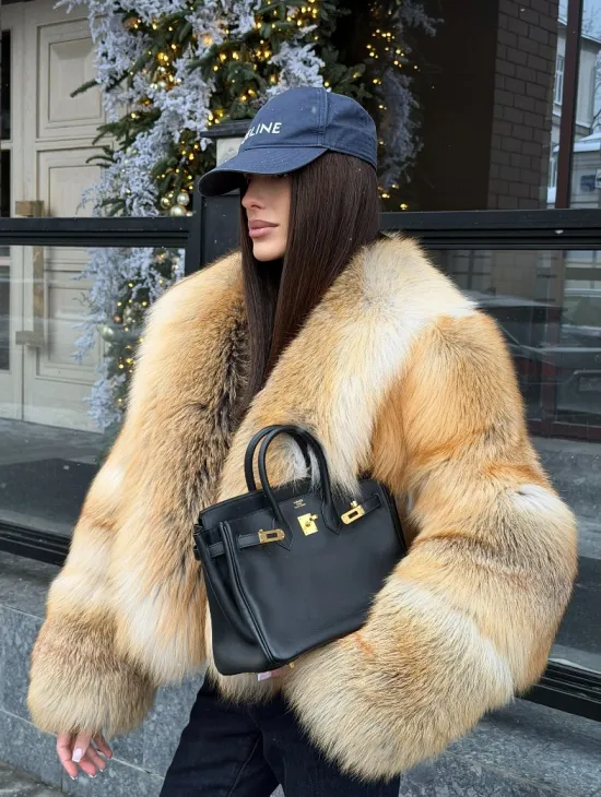 Полушубок-кроп с большим шалевым воротником из меха лисы Golden Sunrise