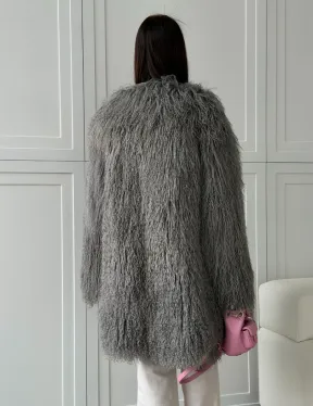 Удлиненная серая шуба из ламы