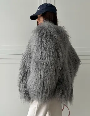 Серая шуба из натурального меха ламы