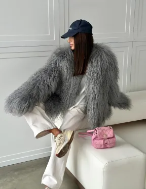 Серая шуба из натурального меха ламы