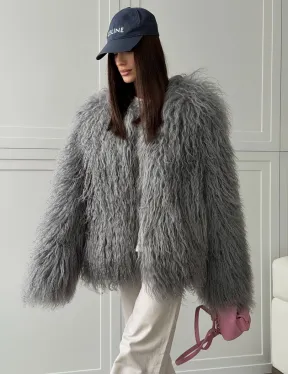 Серая шуба из натурального меха ламы