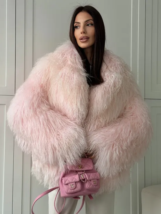 Шуба из меха ламы - цвет розовый
