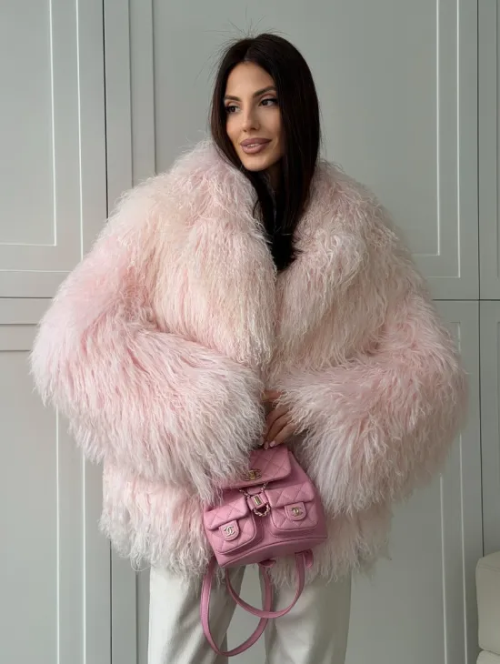Шуба из меха ламы - цвет розовый