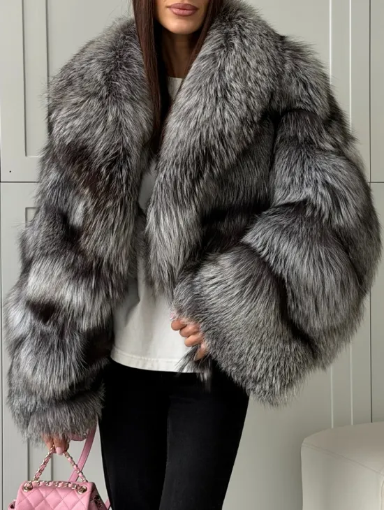 Полушубок из натурального меха чернобурки